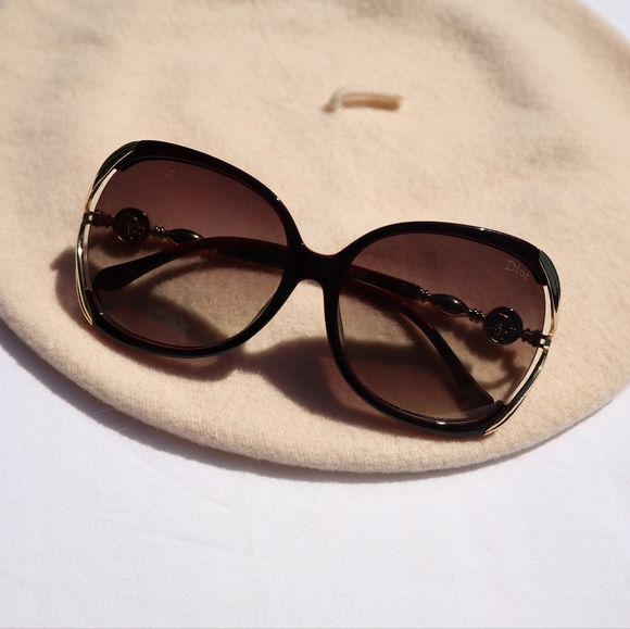 ☆SOLD☆ Designer Retro Sunglasses - Picture 5 of 5
